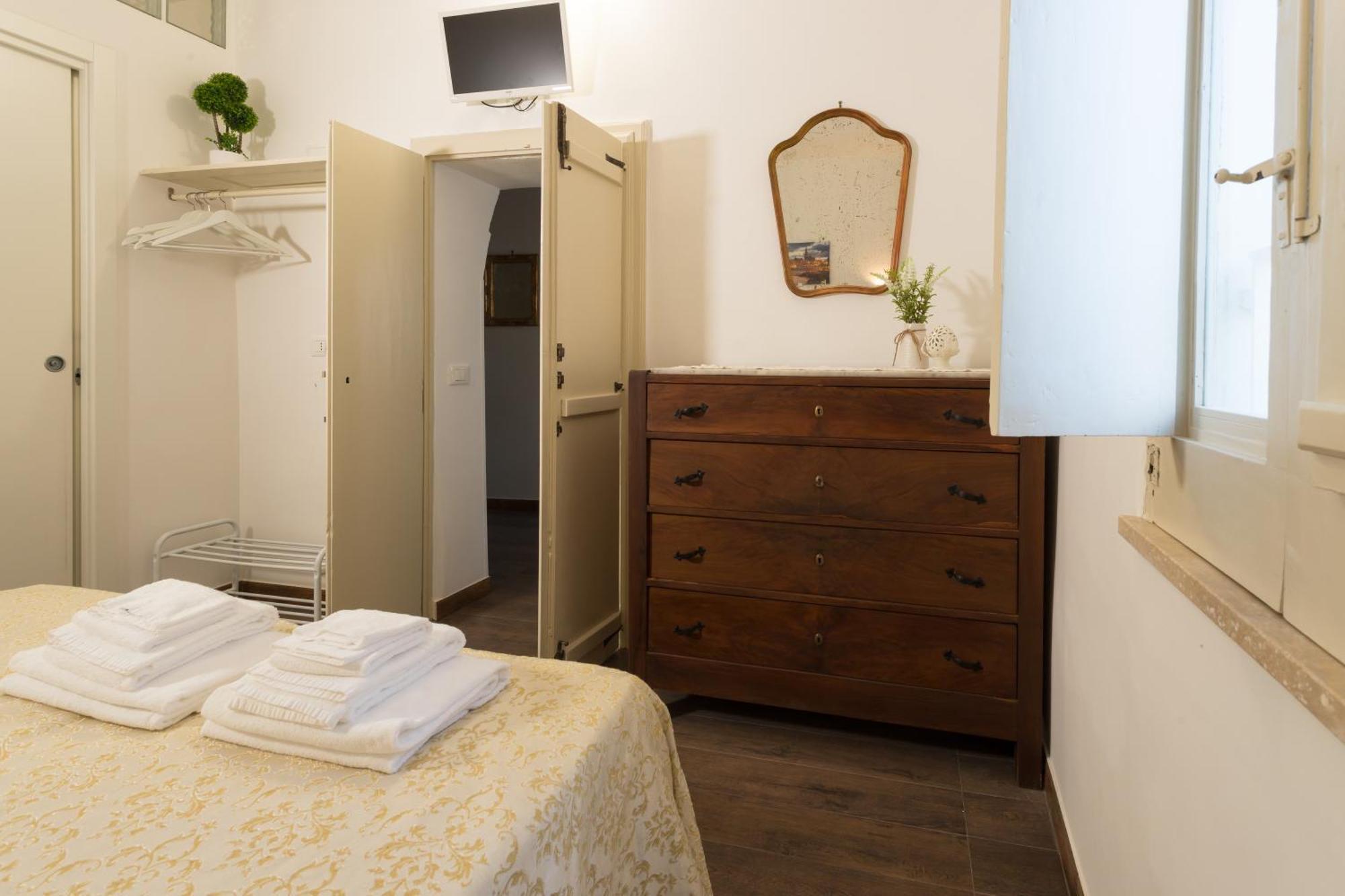 Sotto Il Campanile Apartment โมโนโปลี ภายนอก รูปภาพ