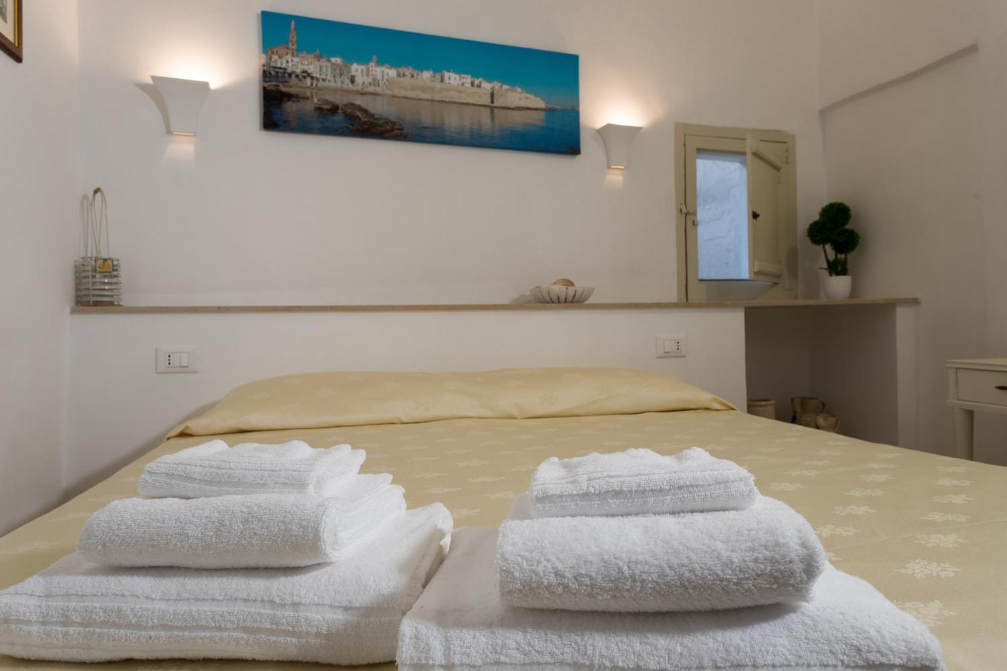 Sotto Il Campanile Apartment โมโนโปลี ภายนอก รูปภาพ